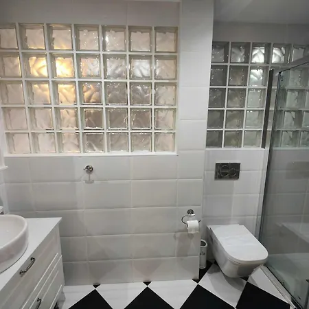 Navamares Luxury Danuria Daire *